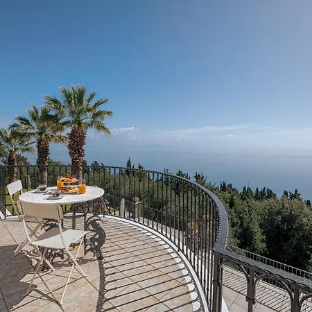Villa Grosse Sea And Mountains View
