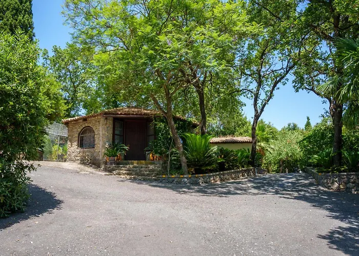 Grosse Sea And Mountains View Villa