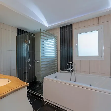 Grosse Sea And Mountains View *