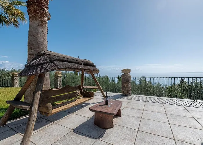 Grosse Sea And Mountains View Villa *