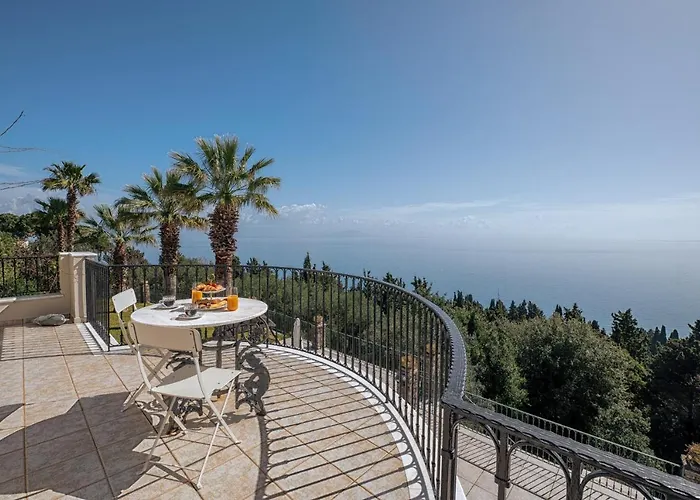 Villa Grosse Sea And Mountains View