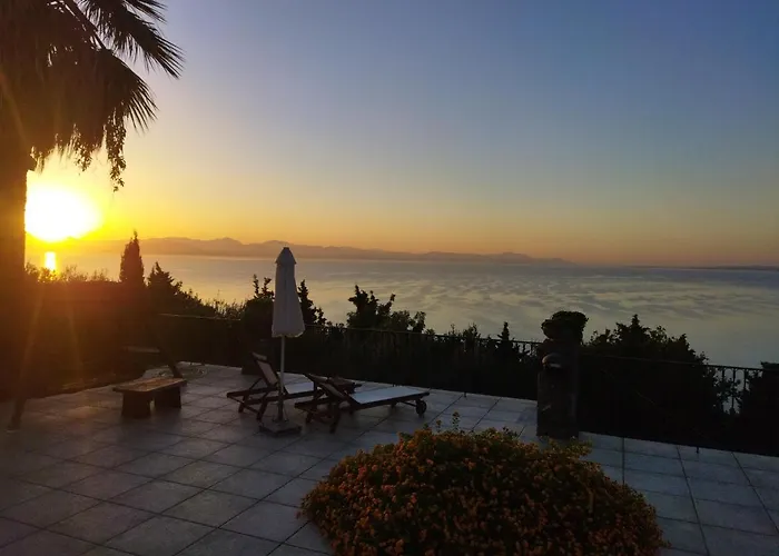 Villa Grosse Sea And Mountains View
